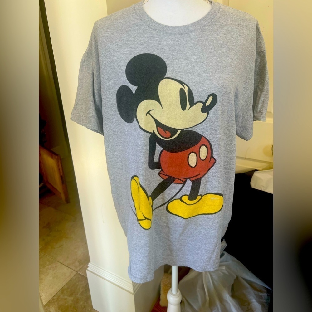 Mickey Mouse tee Vintage Good Condition. No stains or tears Large. - Picture 4 of 8